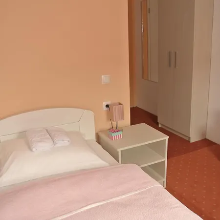 Hotel Garni Beograd 3*