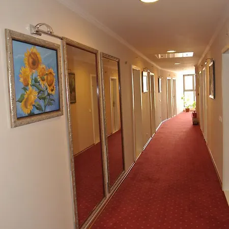 Hotel Garni Beograd 3*